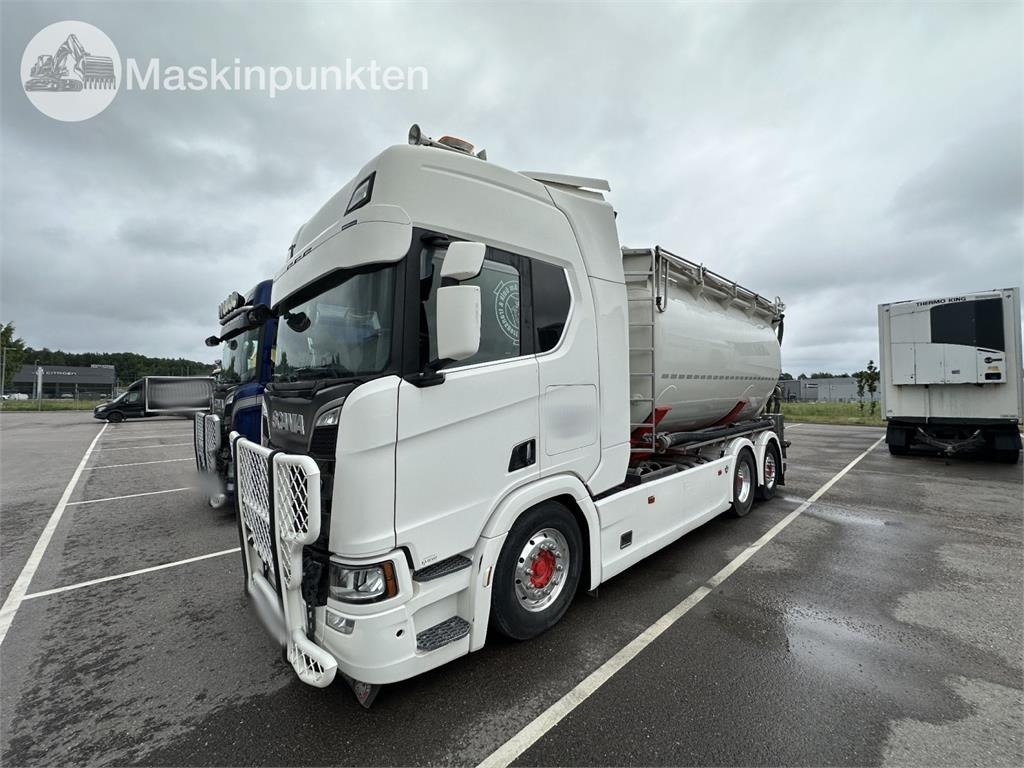 Scania R650B6X2*4NB