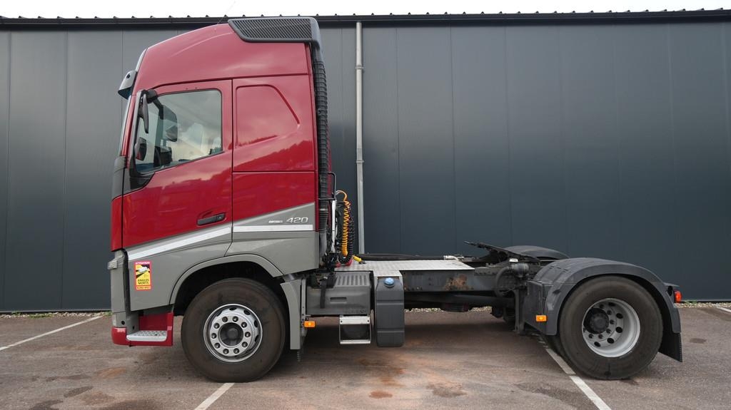 Volvo FH 420 ADR tractor unit