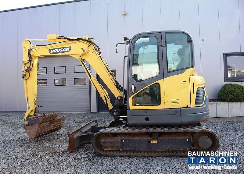 Mini-pelle Doosan DX63-3 ( wie KX057-4 TB260 306 E60) — occasion 2016, 2 653 h