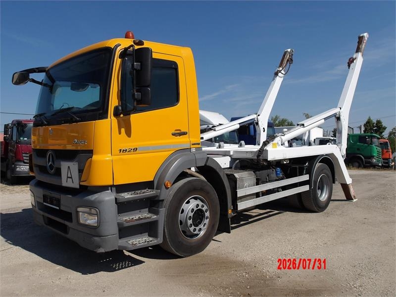 Mercedes-Benz AXOR 1829 Euro 5 HIAB Skiploader