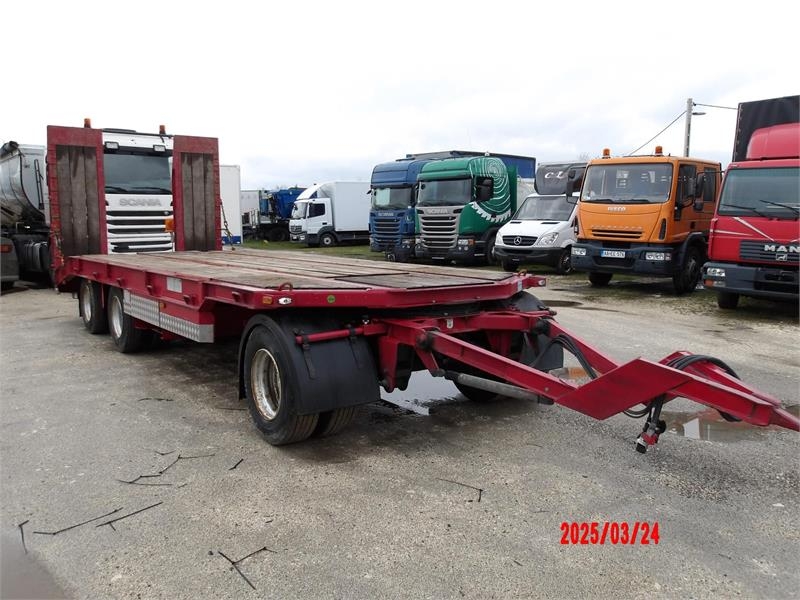 Schwarzmüller G 303 Nehézgépszállító