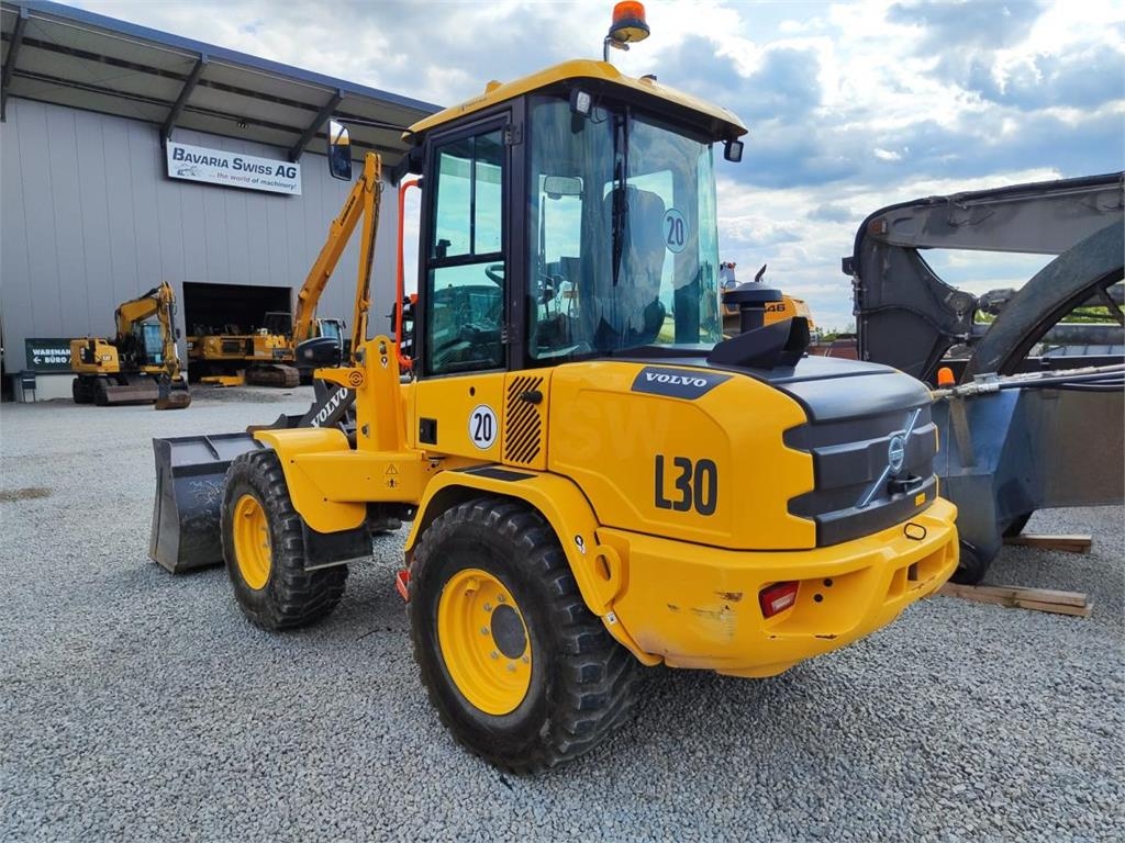 Chargeuse sur pneus Volvo L30H — occasion 2024, 1 365 h