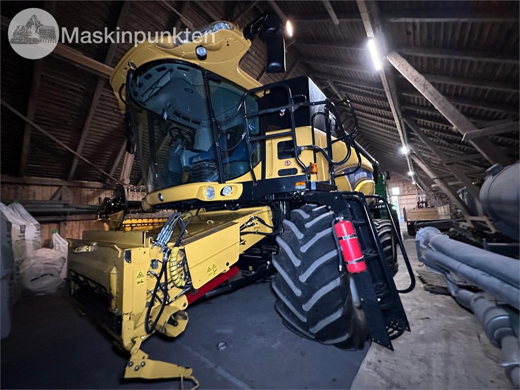 Moissonneuse-batteuse New Holland CX8070 Elevation — occasion 2014, 1 776 h