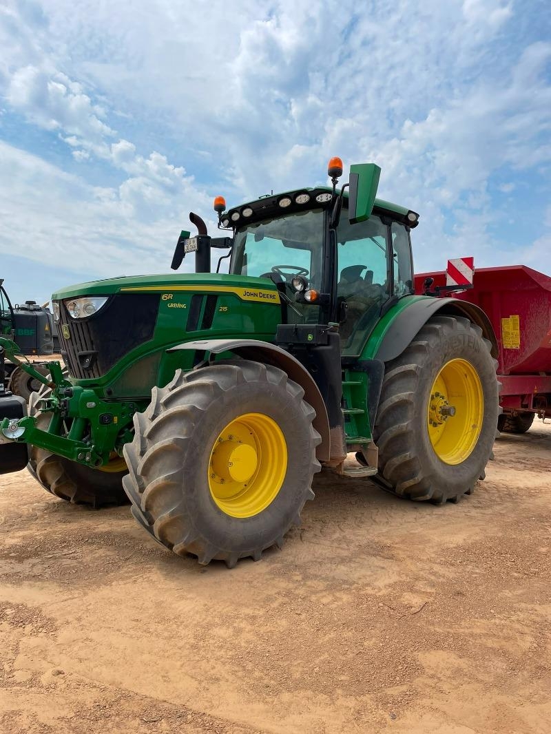 John Deere 6R215