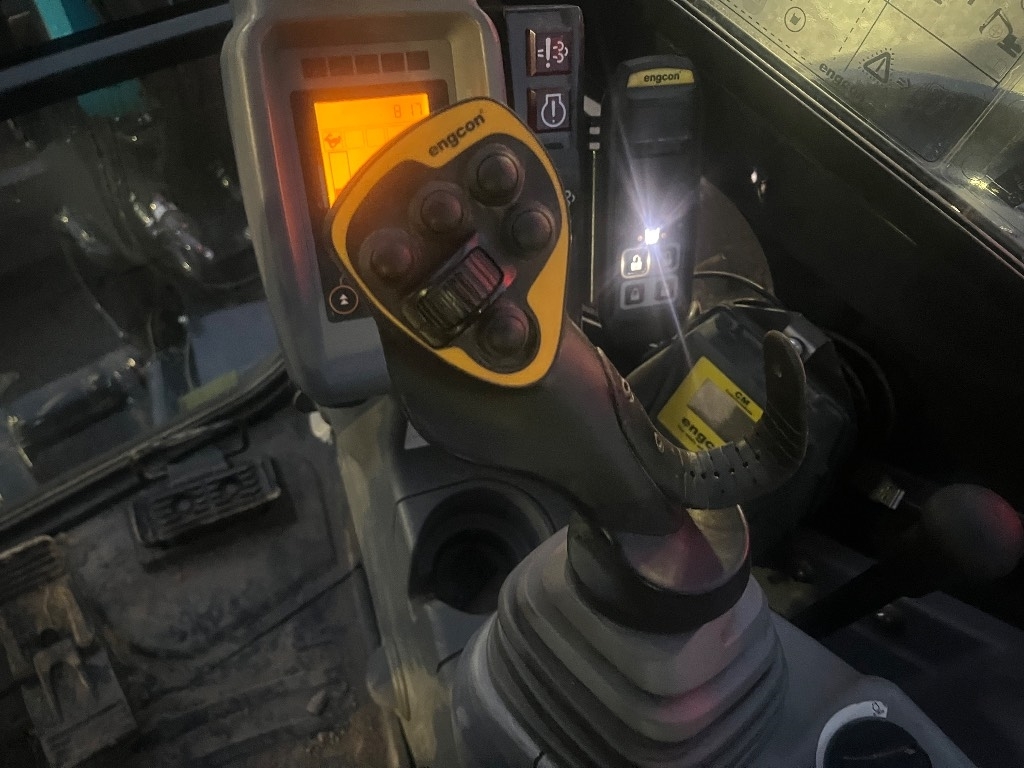 Airman AX 55 / Engcon, 3 Eimer, Fett, Stufe V kuva 16