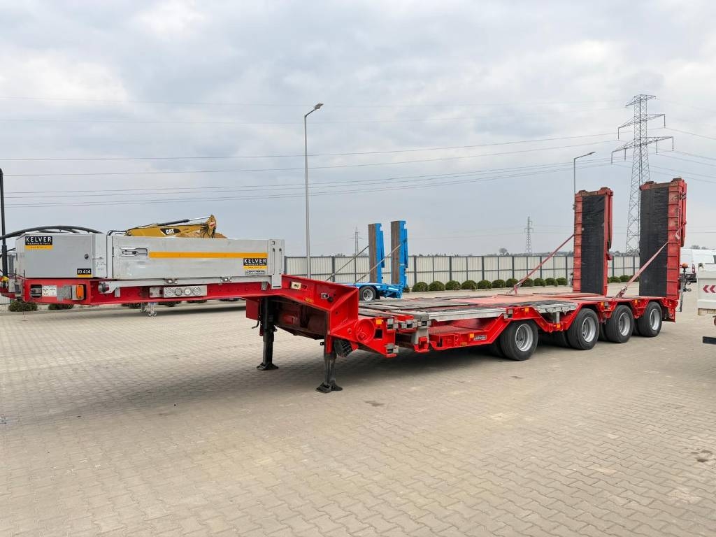 Goldhofer STZ-L4-43/80 A * 4-axle * * low-bed semi-trailer *