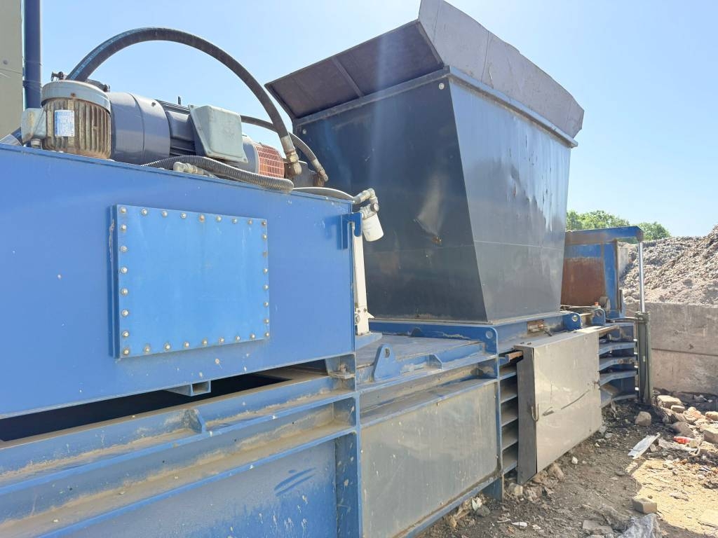 XL Horizontal BALER