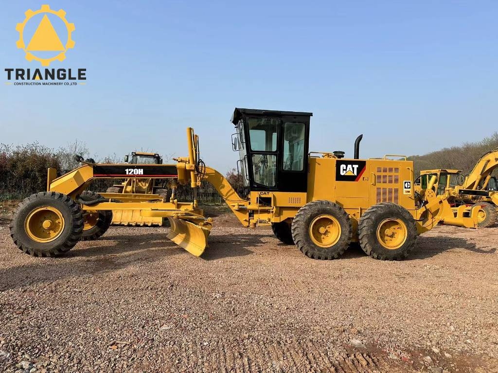 Niveleuse Caterpillar 120 H — occasion 2020, 2 978 h
