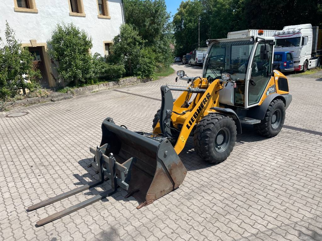Chargeuse sur pneus Liebherr L506 COMPACT G8 4IN1-Schaufel u. Gabel — occasion 2023, 235 h
