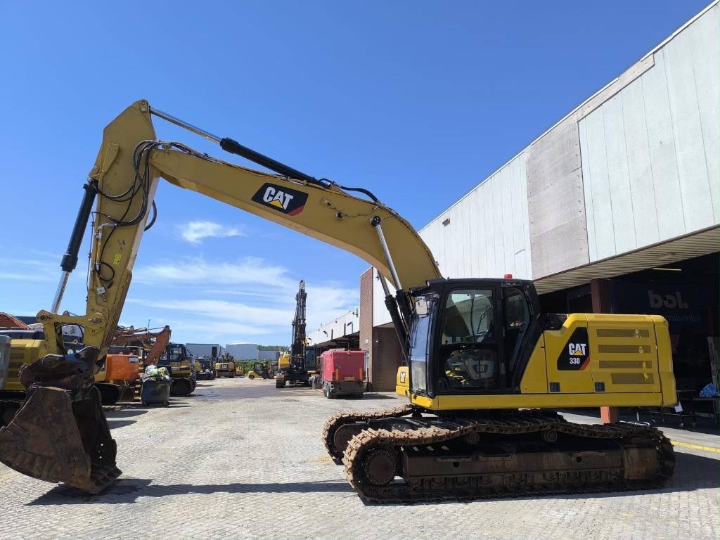 CAT 330