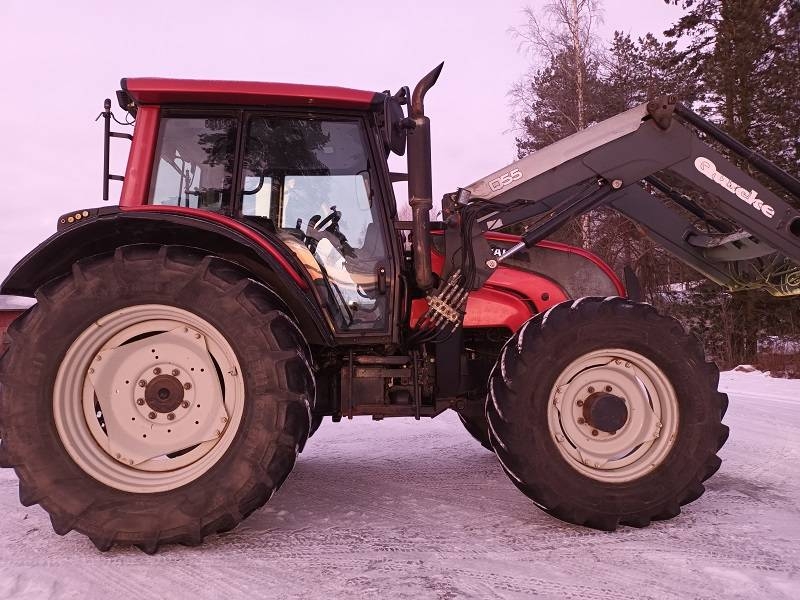 Valtra N 141