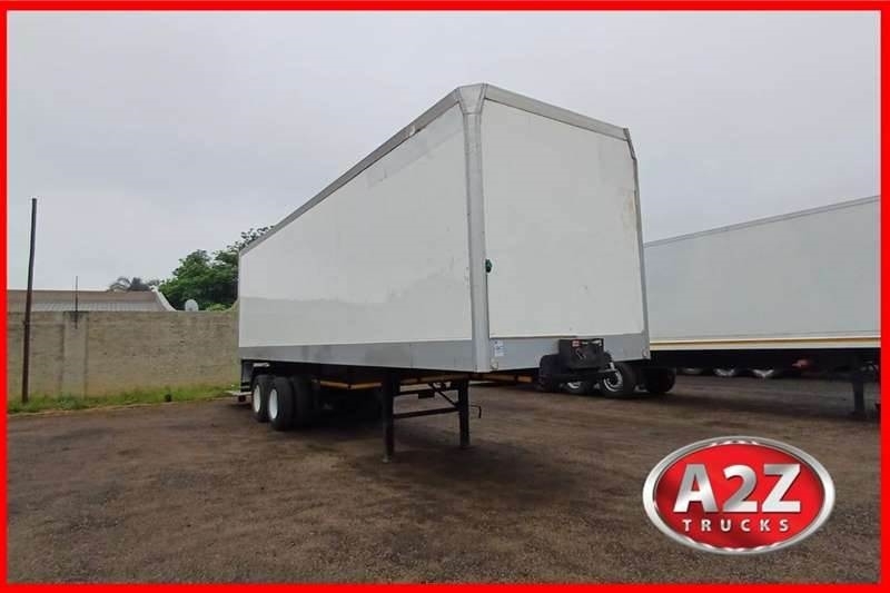 Henred 2010 Insulated Box Body volume Van Double Axle