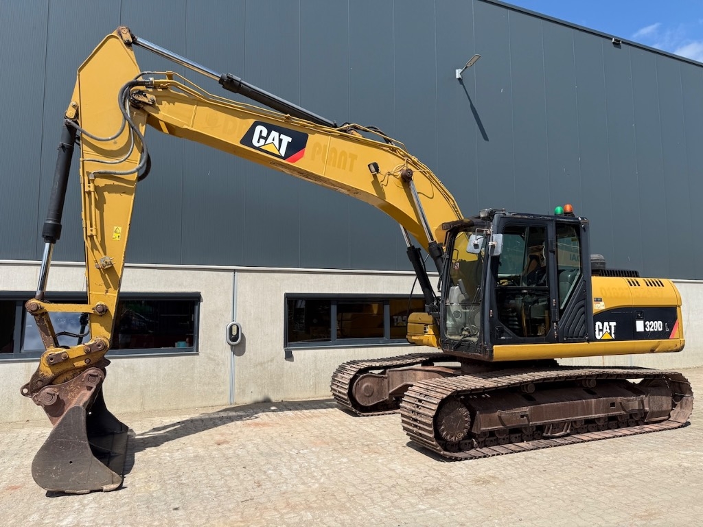 CAT 320 D L