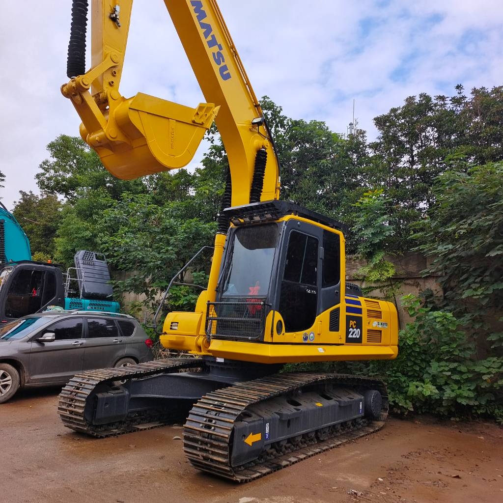 Komatsu PC 220-8 made in Japan