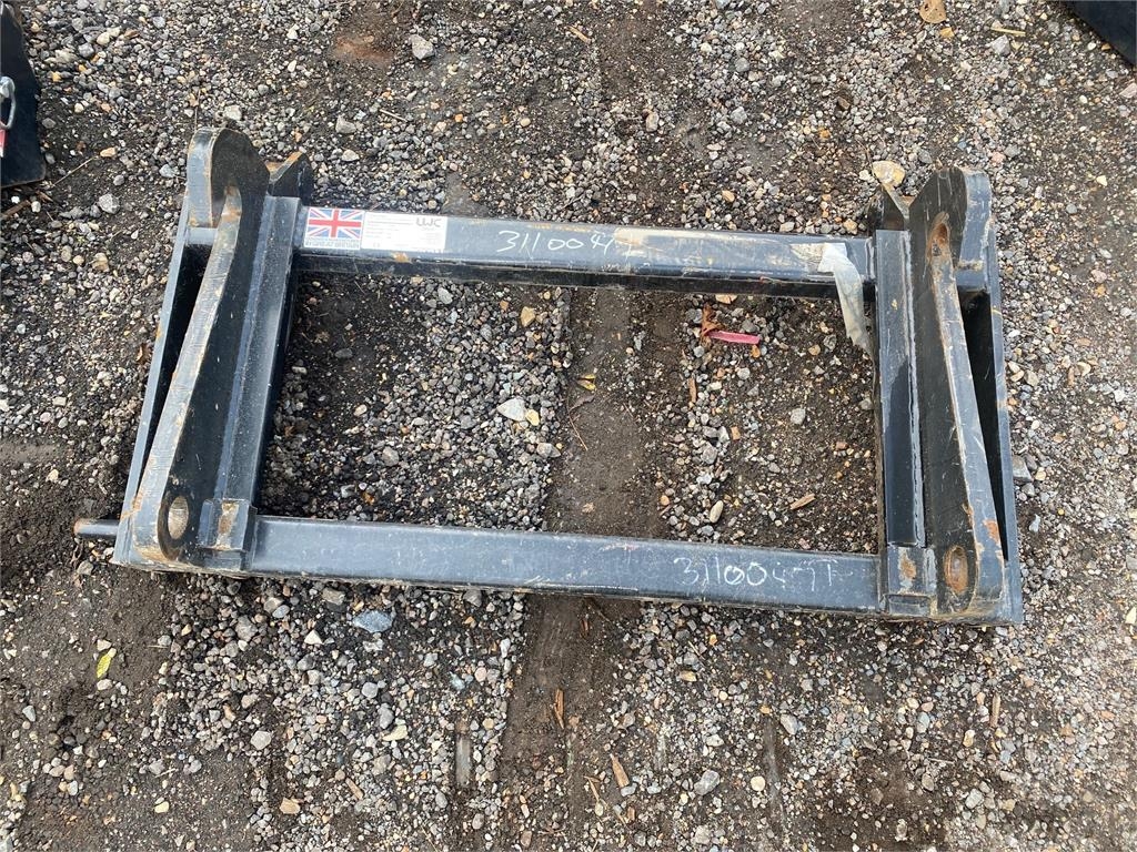ADAPTOR PLATE