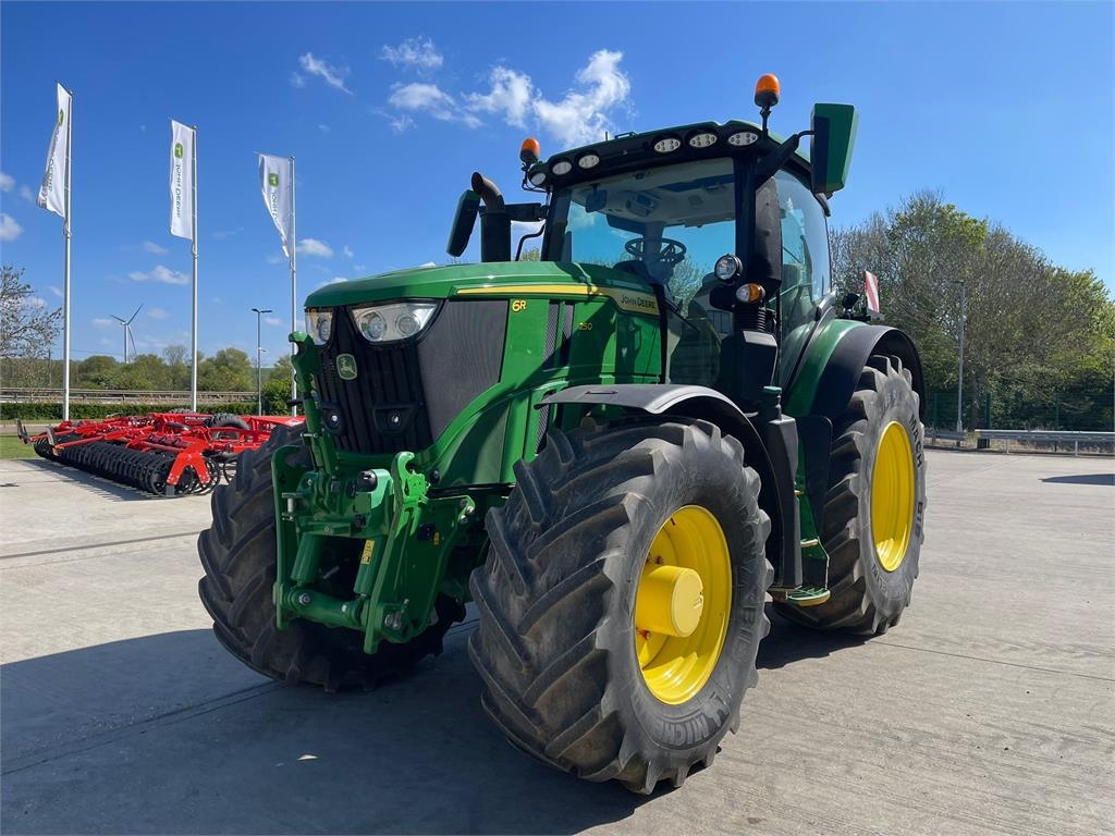 John Deere 6R250
