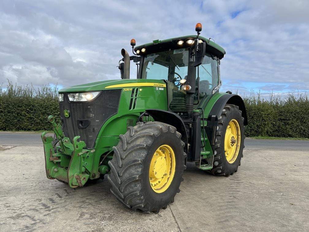 John Deere 7230R