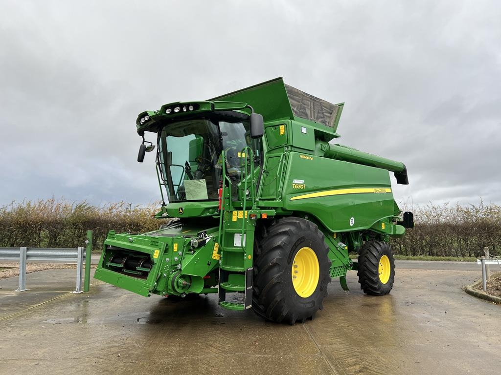 John Deere T670I HM