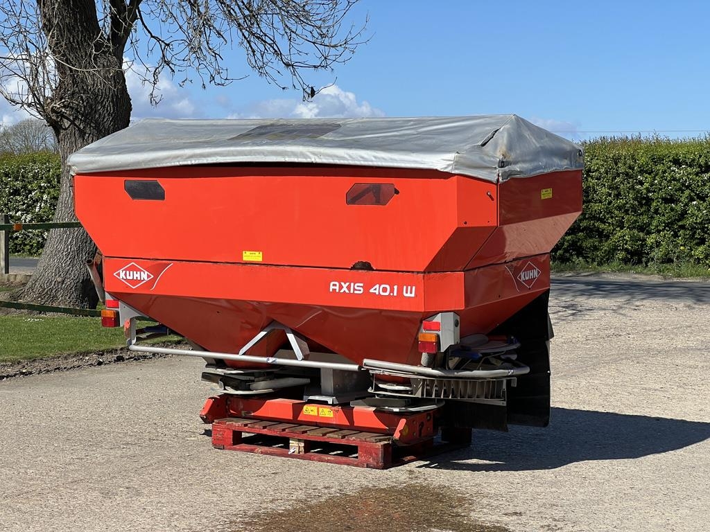 Distributeur d'engrais Kuhn AXIS 40.1W — occasion 2012