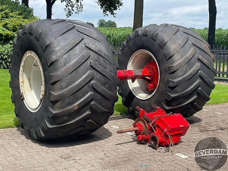 Vervaet as aangedreven as 1050/50R32