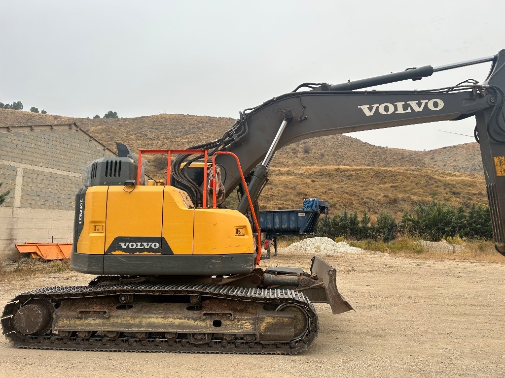 Volvo ECR 235 E