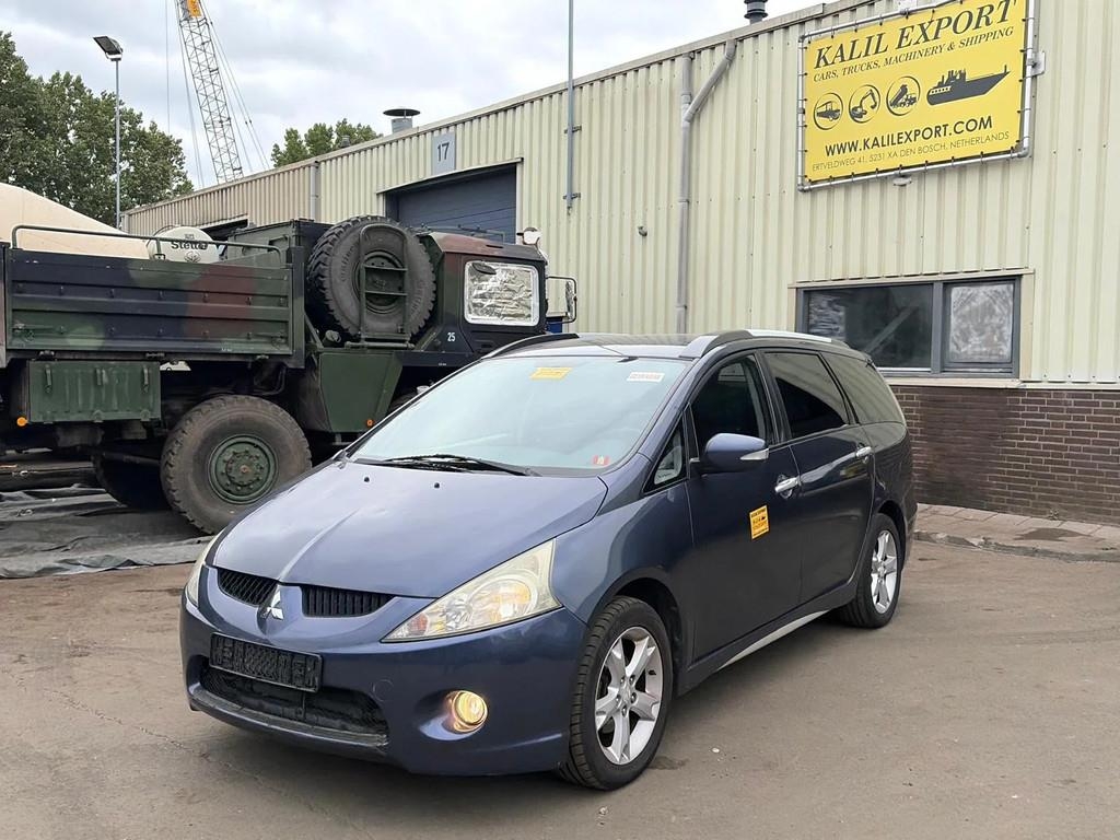 Mitsubishi Grandis MPV - Petrol - 7 Seats - Airconditioning -