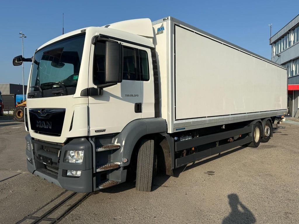 MAN TGS 26.230 6X2 EURO 6 + BOX 9,70 M + ZEPRO LIFT 25