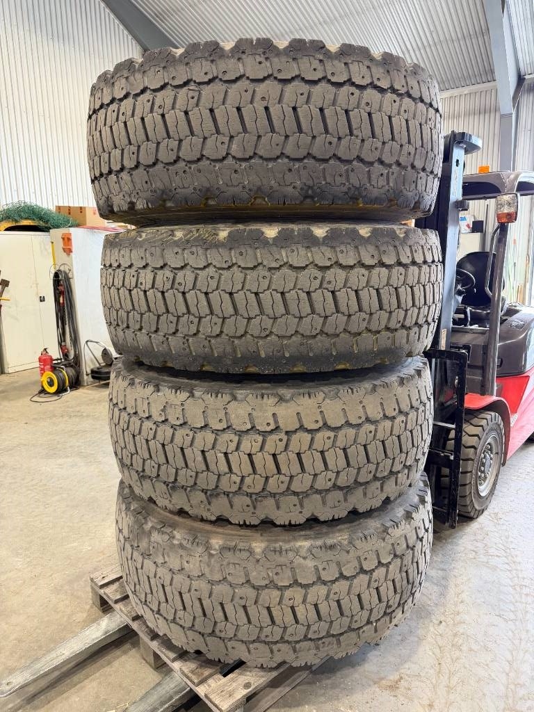 Pneu, roue et jante Volvo Bridgestone 20,5R25 vinter på L60 fälgar — occasion