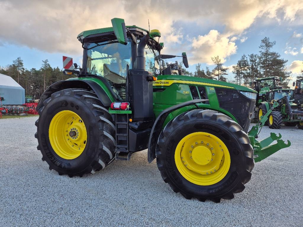 John Deere 7R 330