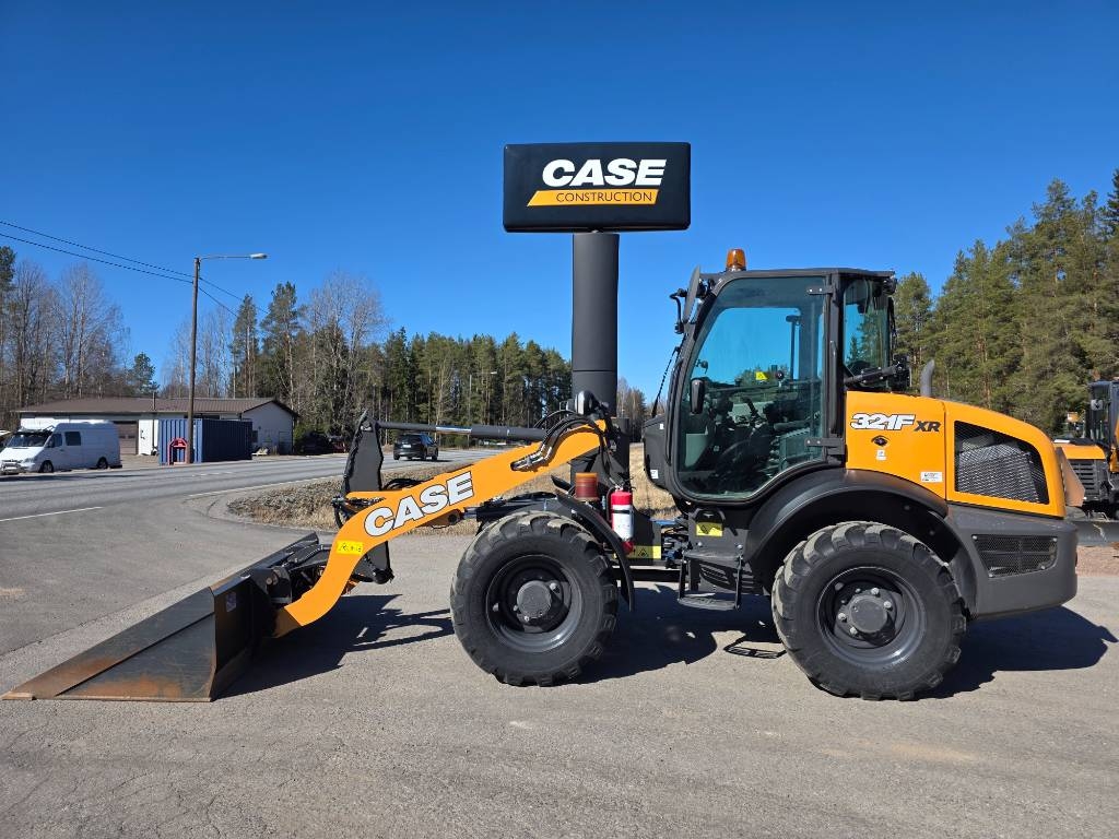 CASE 321F XR