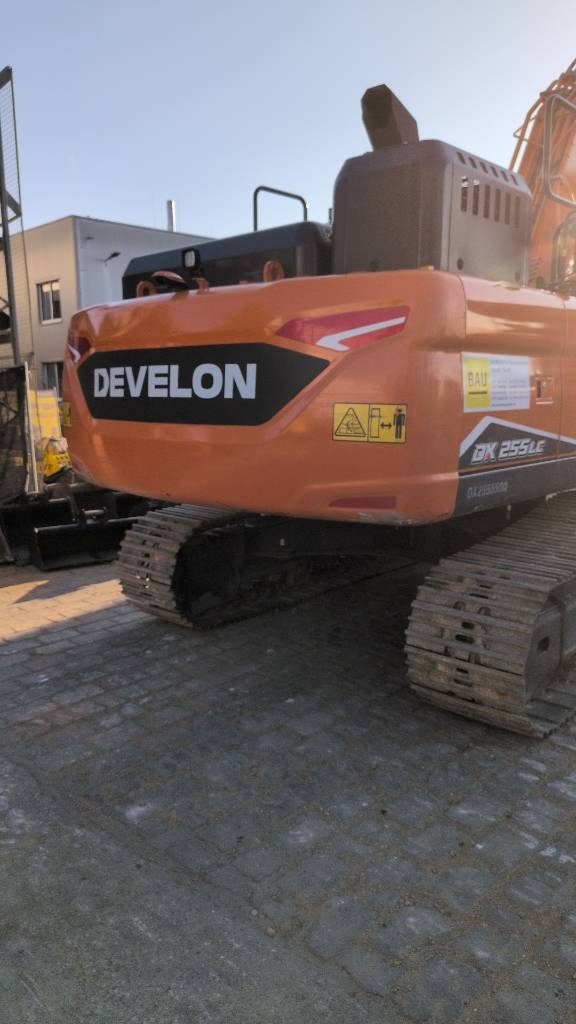 Pelle sur chenilles Develon DX 255 LC-7 — occasion 2025, 850 h