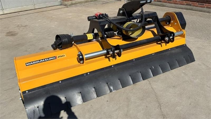 McConnel Magnum Euro 250 Med hydr. sideforskydning