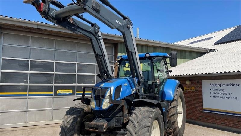 New Holland T7.235 AC Med Ålø Q78 læsser
