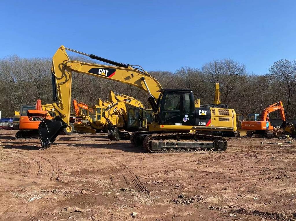 Pelle sur chenilles Caterpillar 325 D — occasion 2019, 1 820 h