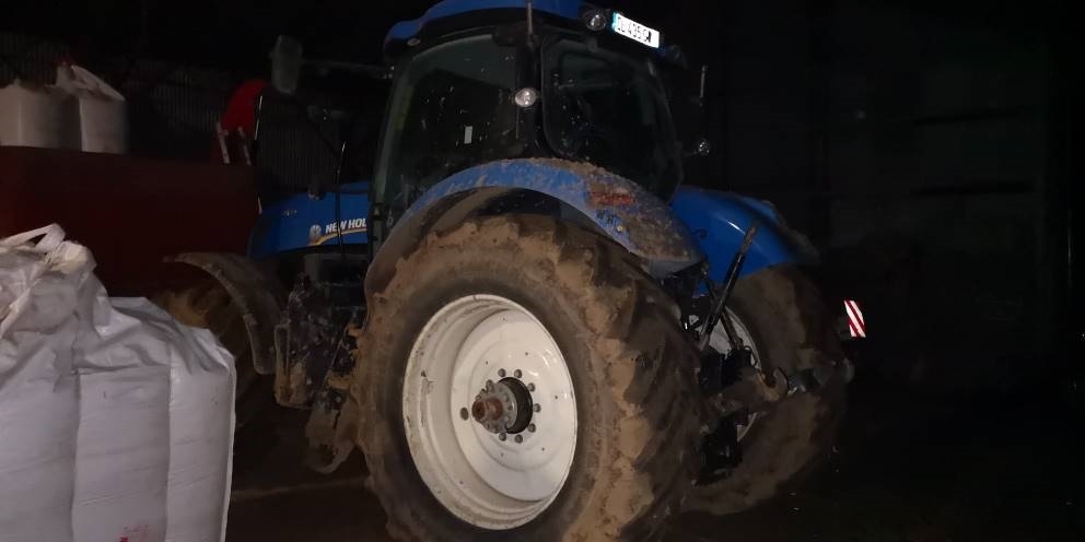 New Holland T 7.235 AC