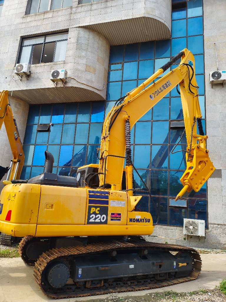 Komatsu PC220-7