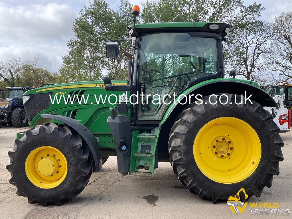 John Deere 6135 R