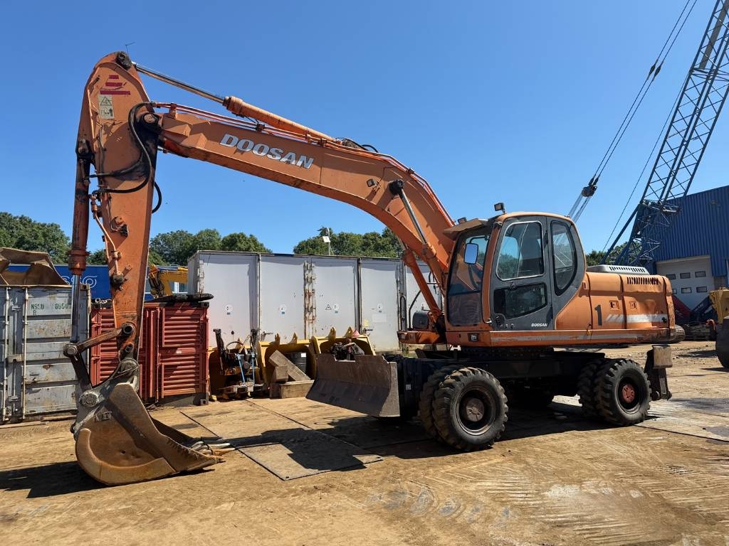Doosan DX 210 W