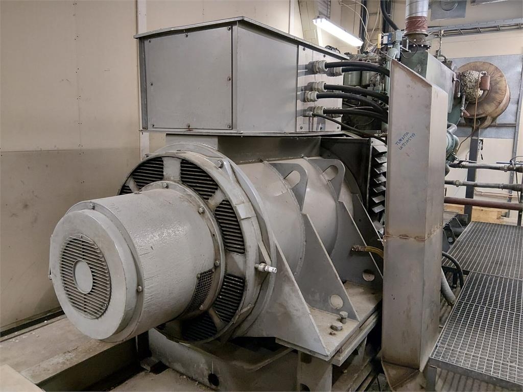 Groupe électrogène Wärtsilä 4R22 moottori + 0,8 MW Generaattori — occasion 1988