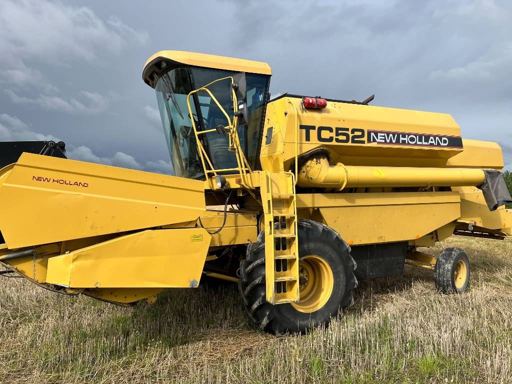 New Holland TC 52 12´