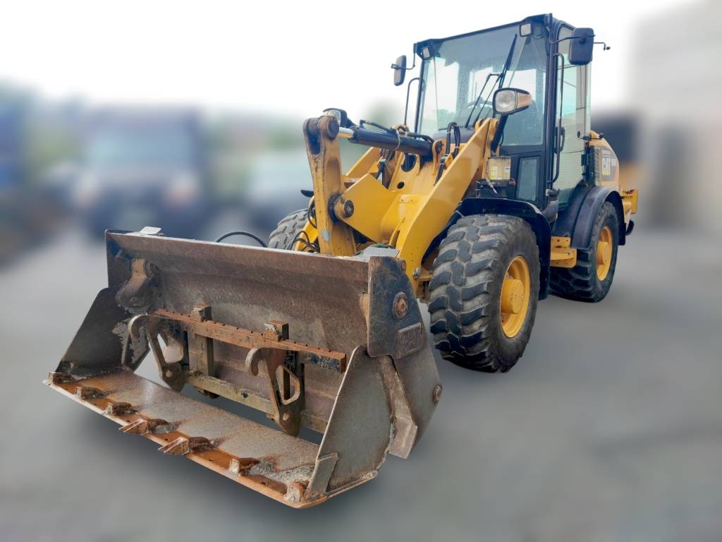 Chargeuse sur pneus Caterpillar 906M — occasion 2017, 2 420 h