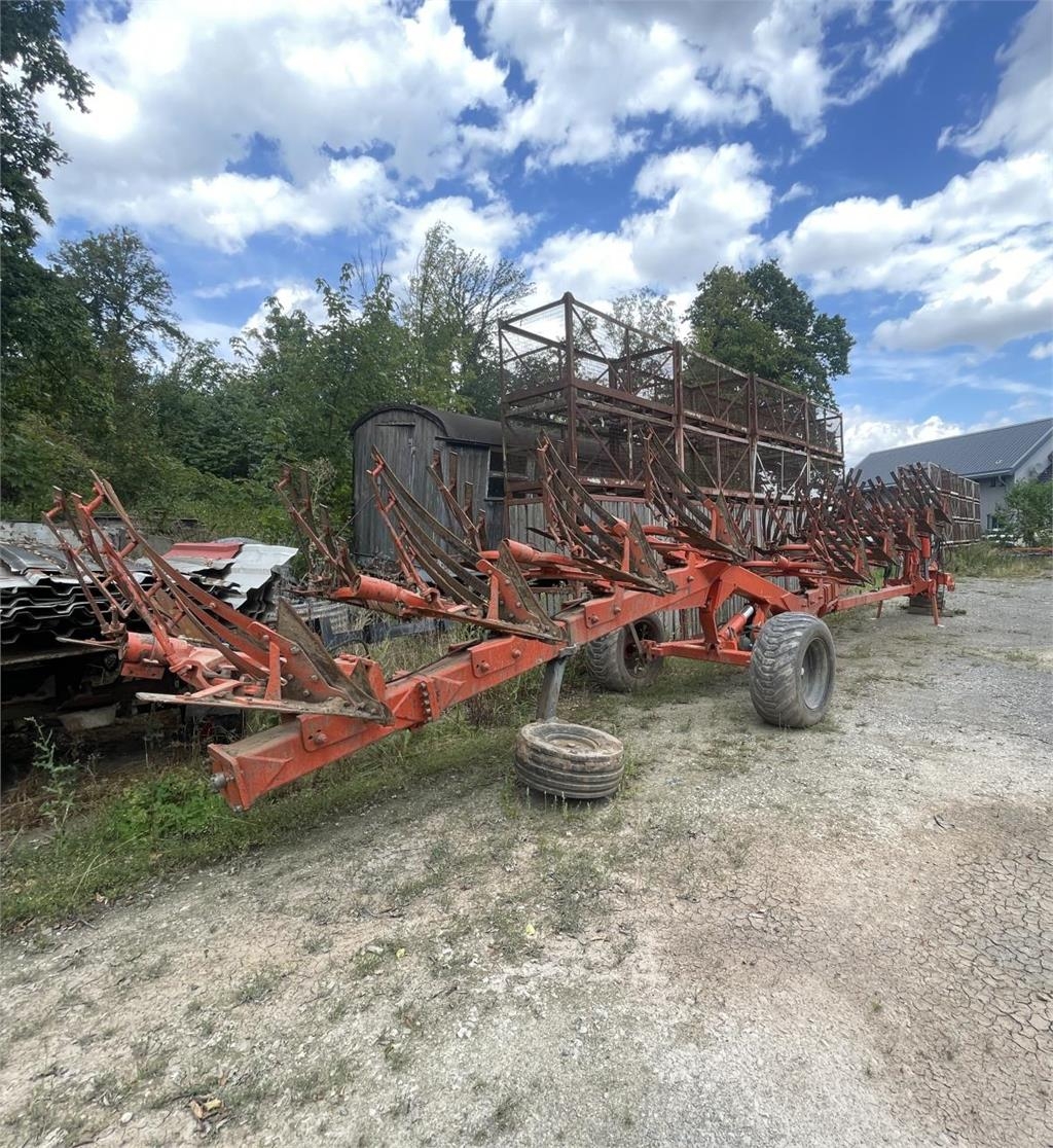 Kuhn Challenger 9 NSH