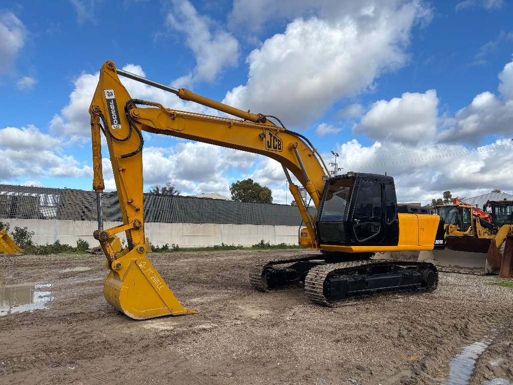 JCB JS 200 LC