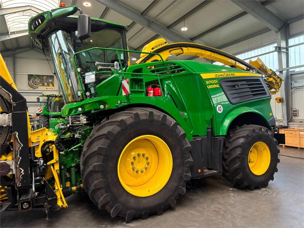 John Deere 9700i ProDrive 40 km/h inkl. Kemper 475 Plus Maisg