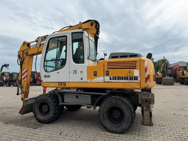 Liebherr A 900 C Litronic