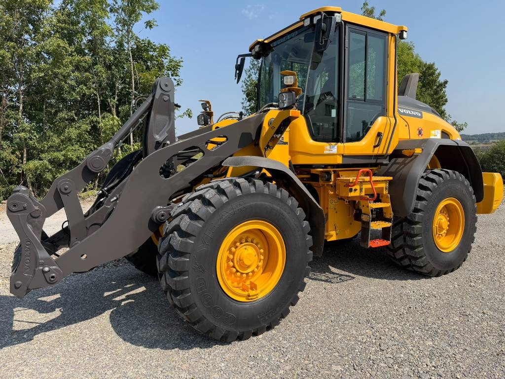 Chargeuse sur pneus Volvo L 90 H — occasion 2024, 2 500 h
