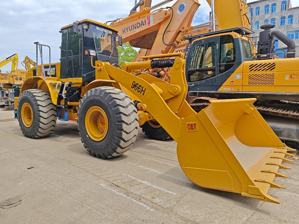 Chargeuse sur pneus Caterpillar 966 H — occasion 2021, 2 100 h