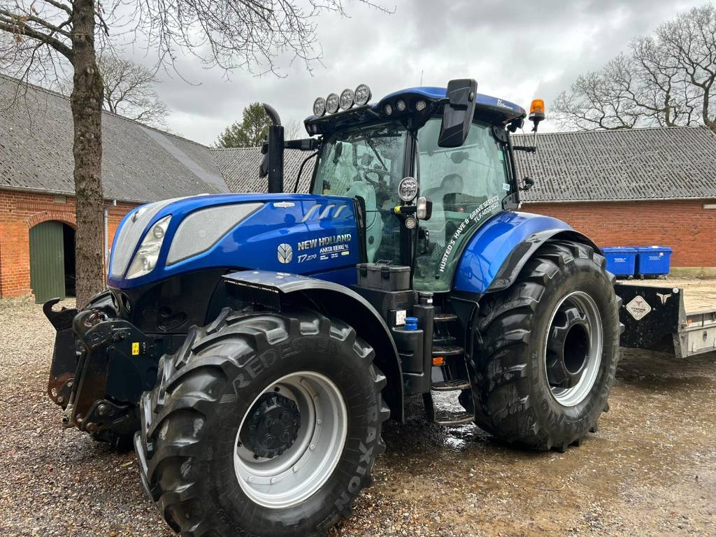 New Holland T 7.270