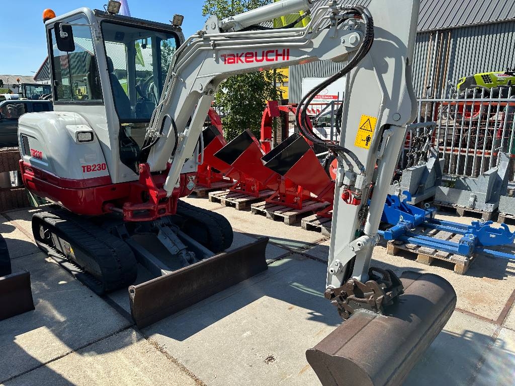 Takeuchi TB 230