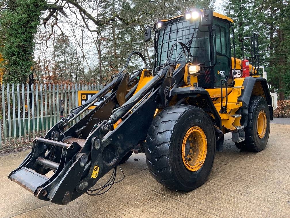 JCB 437 HT